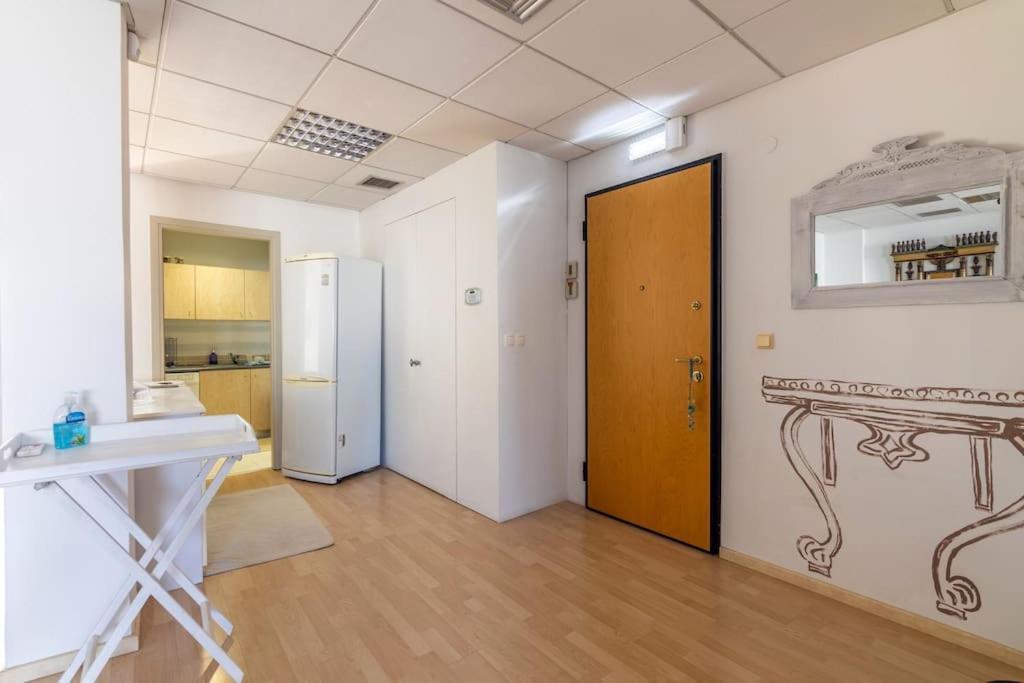 Downtown Spacious Loft Apartment Just 3 Minutes From City Centre Heraklion  Exterior photo