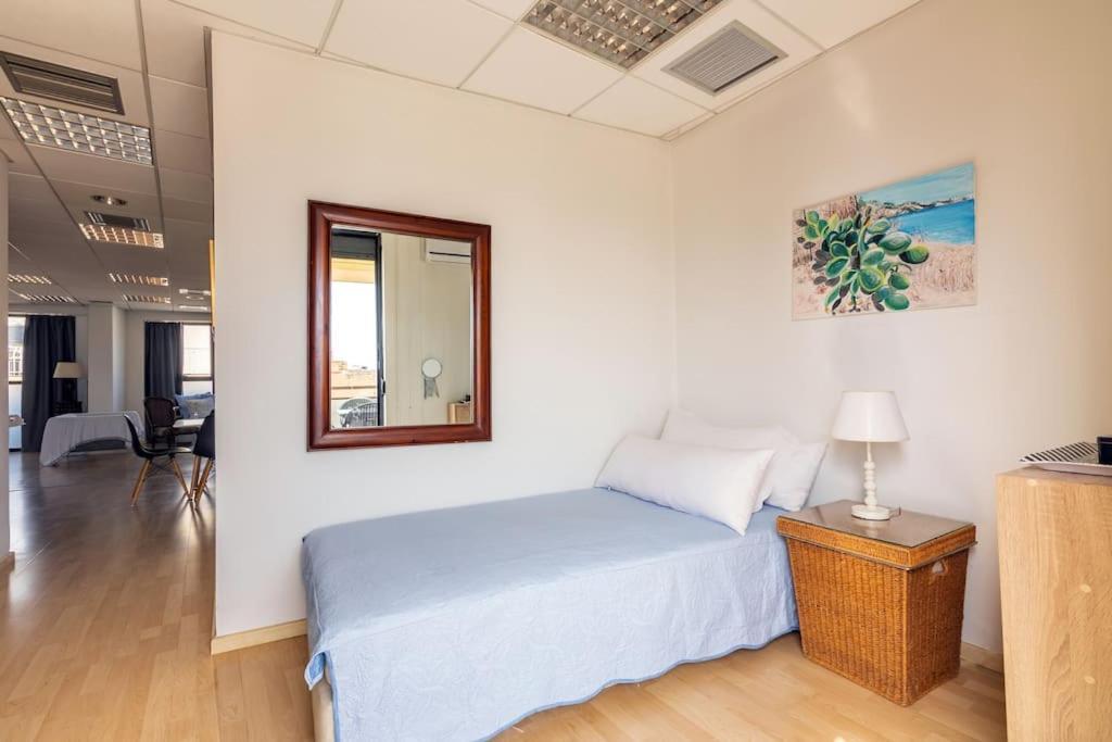 Downtown Spacious Loft Apartment Just 3 Minutes From City Centre Heraklion  Exterior photo