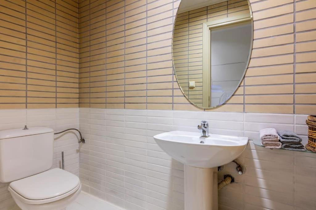 Downtown Spacious Loft Apartment Just 3 Minutes From City Centre Heraklion  Exterior photo