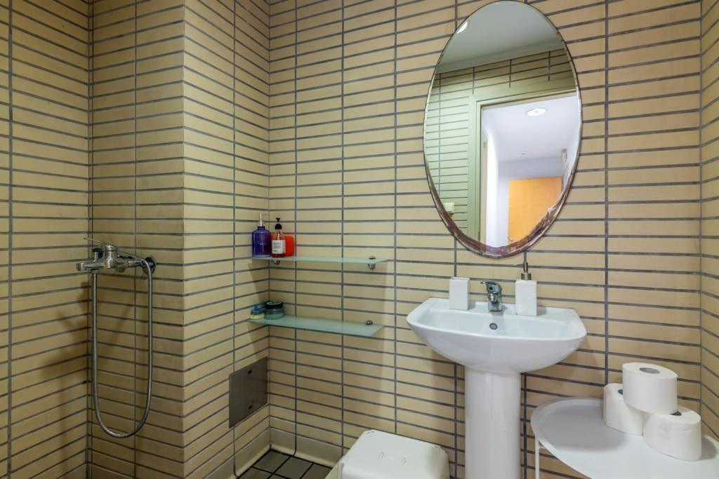 Downtown Spacious Loft Apartment Just 3 Minutes From City Centre Heraklion  Exterior photo