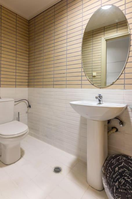 Downtown Spacious Loft Apartment Just 3 Minutes From City Centre Heraklion  Exterior photo
